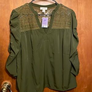 Olive green top never worn. Very cute